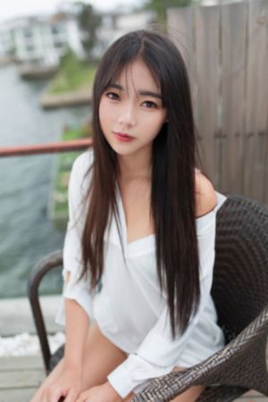 年轻的女老师_吉吉电影在线观看