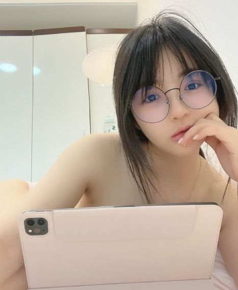 许娜京 深情触摸_BD韩语最新电影在线观看