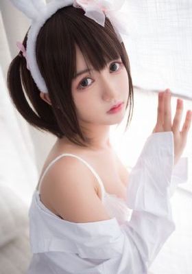 年轻大胸的老婆_BD英语高清完整版